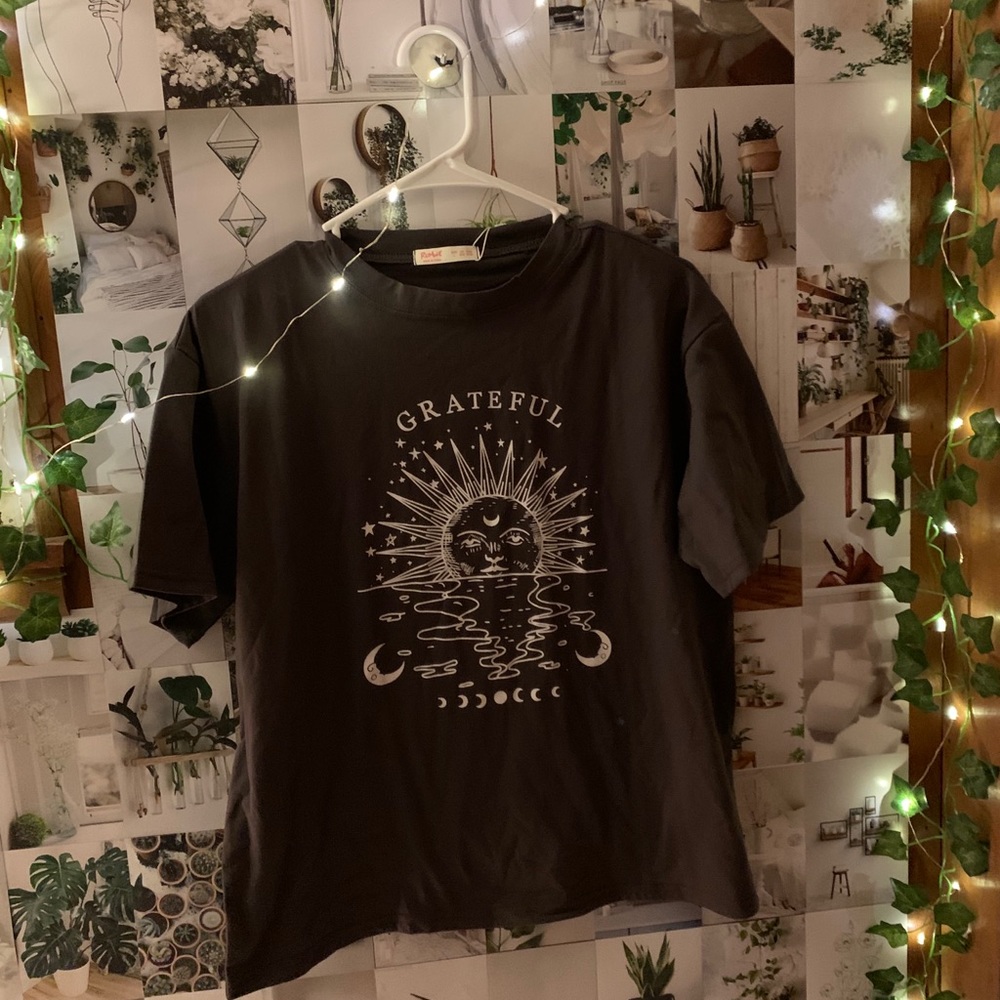 nwt gray graphic tee !